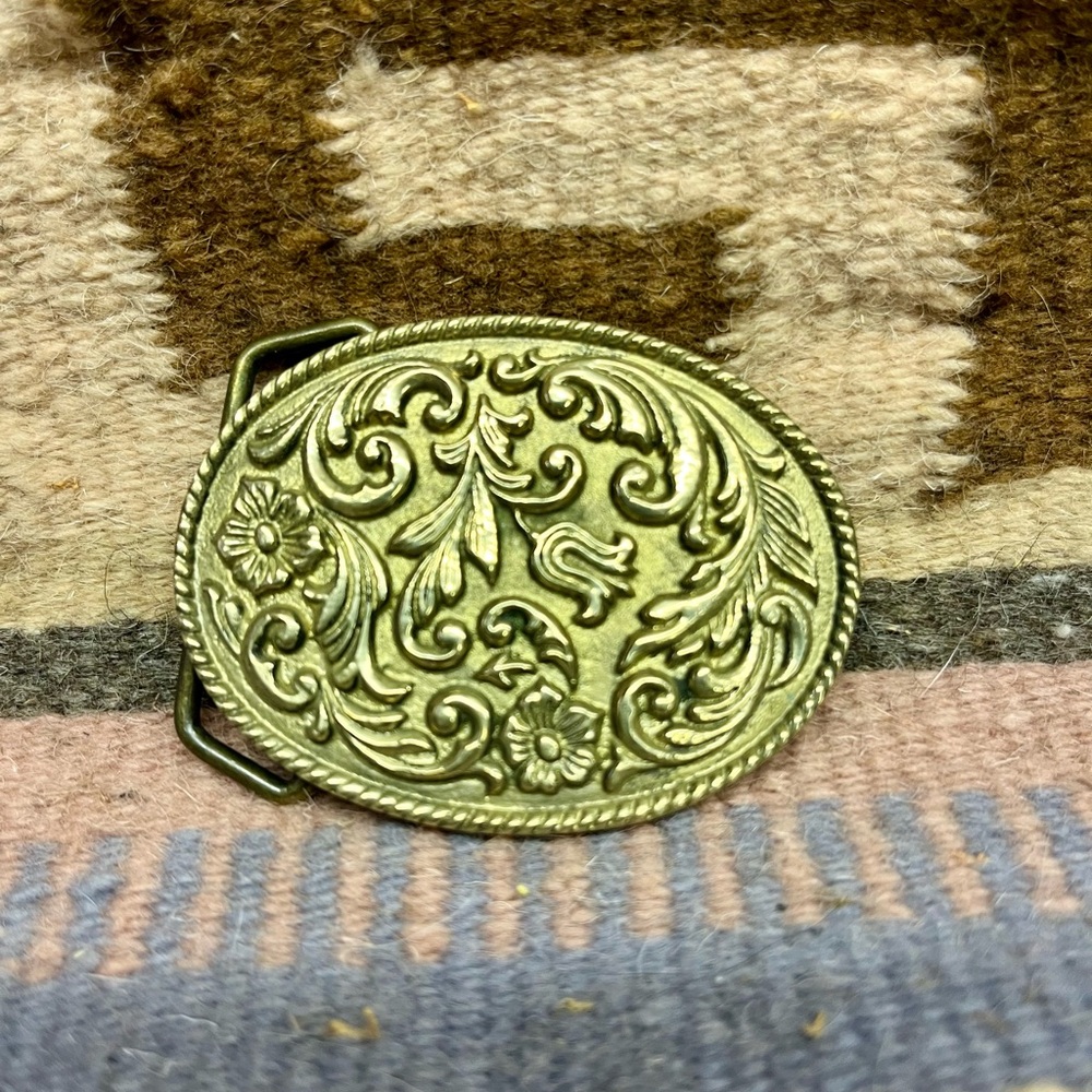 Elegant Vintage Solid Brass Floral Belt Buckle